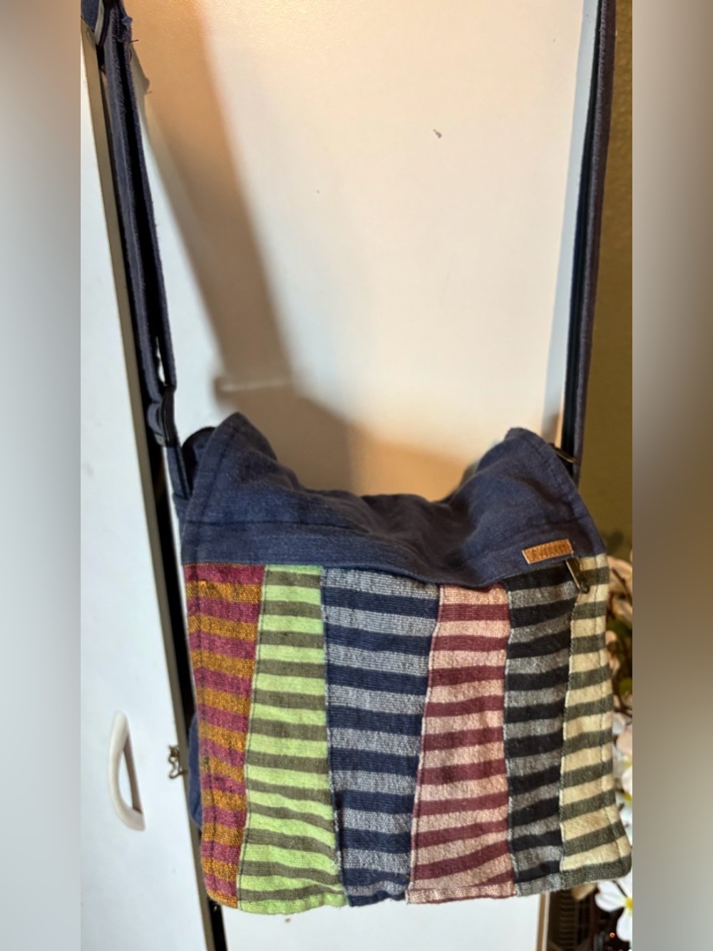 EVEREST Hobo Canvas Relaxed Multicolored Crossbody Crossbody/Shoulder Bag Purse